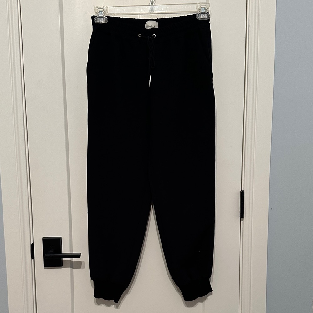 Aritzia Wilfred Women’s Upscale Black Joggers